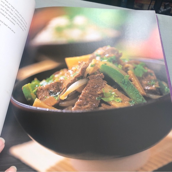 Thai Cooking The Food and the Lifestyle Judy Williams Hard Cover Book 2004 - Picture 10 of 11